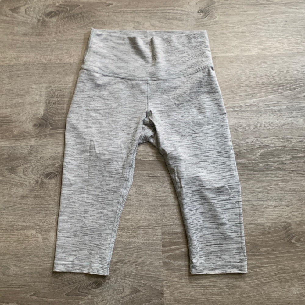 Lululemon 17” wunder under crop